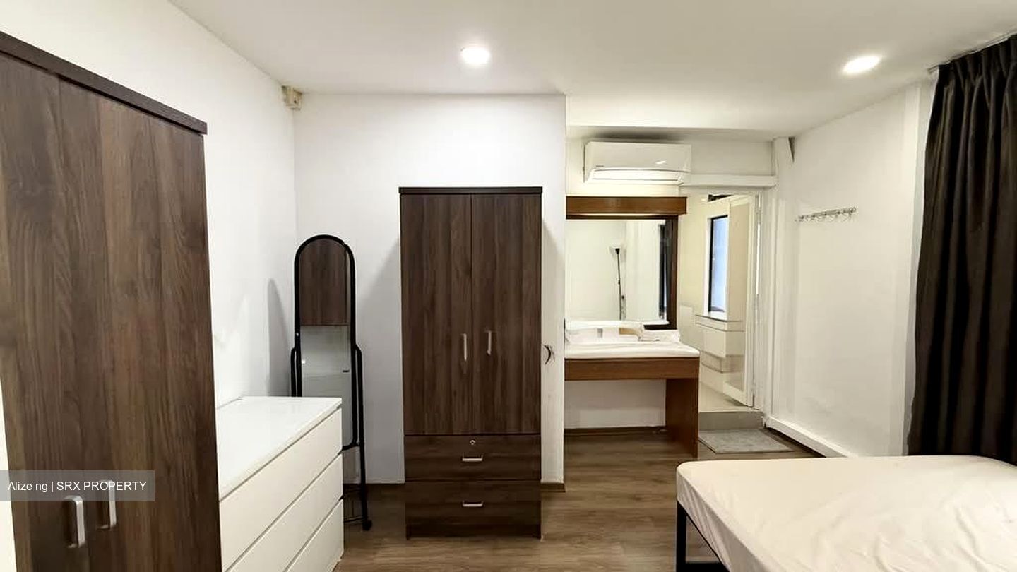 Changi Road (D14), Shop House #595142371